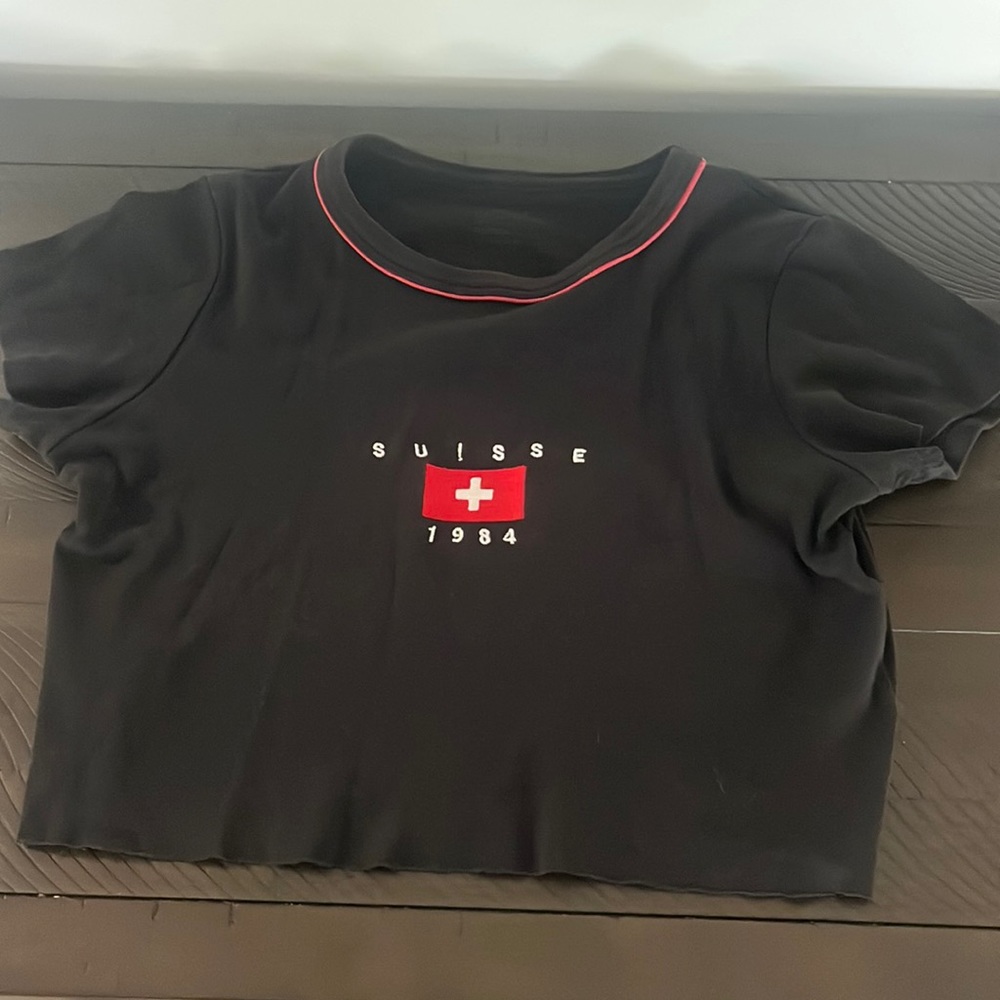 brandy melville suisse tee